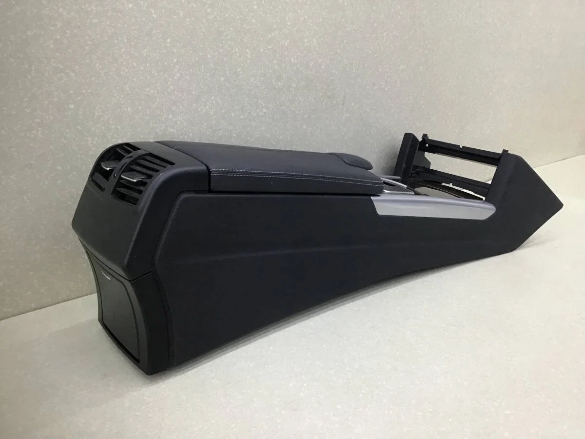 Консоль центральная Mercedes-Benz E-Class (W212) 2009-2016 [A21268010529G47] - миниатюра 2