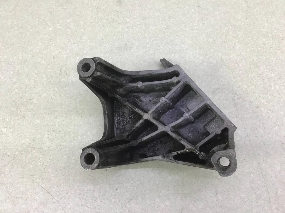 Кронштейн двигателя правый Opel Astra J (P10) 2009-2015 [13248477] - миниатюра 5