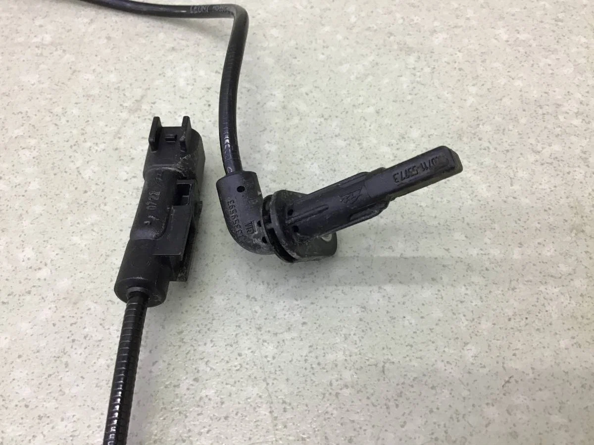 Датчик ABS передний Opel Astra J (P10) 2009-2015 [13359593] - миниатюра 4