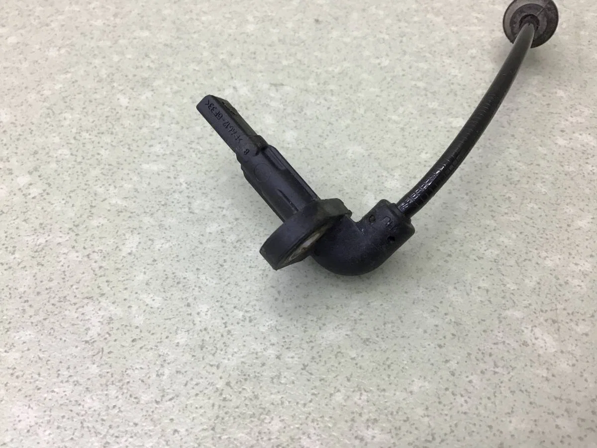 Датчик ABS задний Opel Astra J (P10) 2009-2015 [13346945] - миниатюра 2