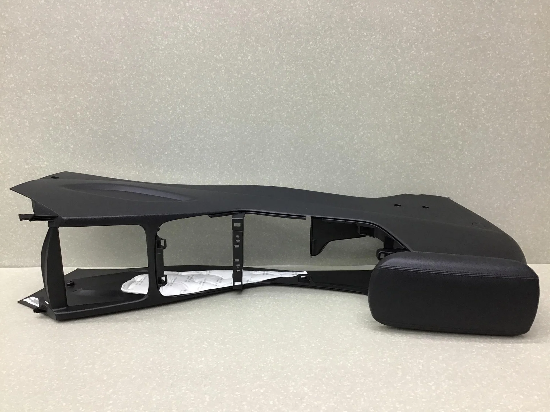 Консоль, Kia Cerato 2013-2018 [84611A7000D8C] - миниатюра 5