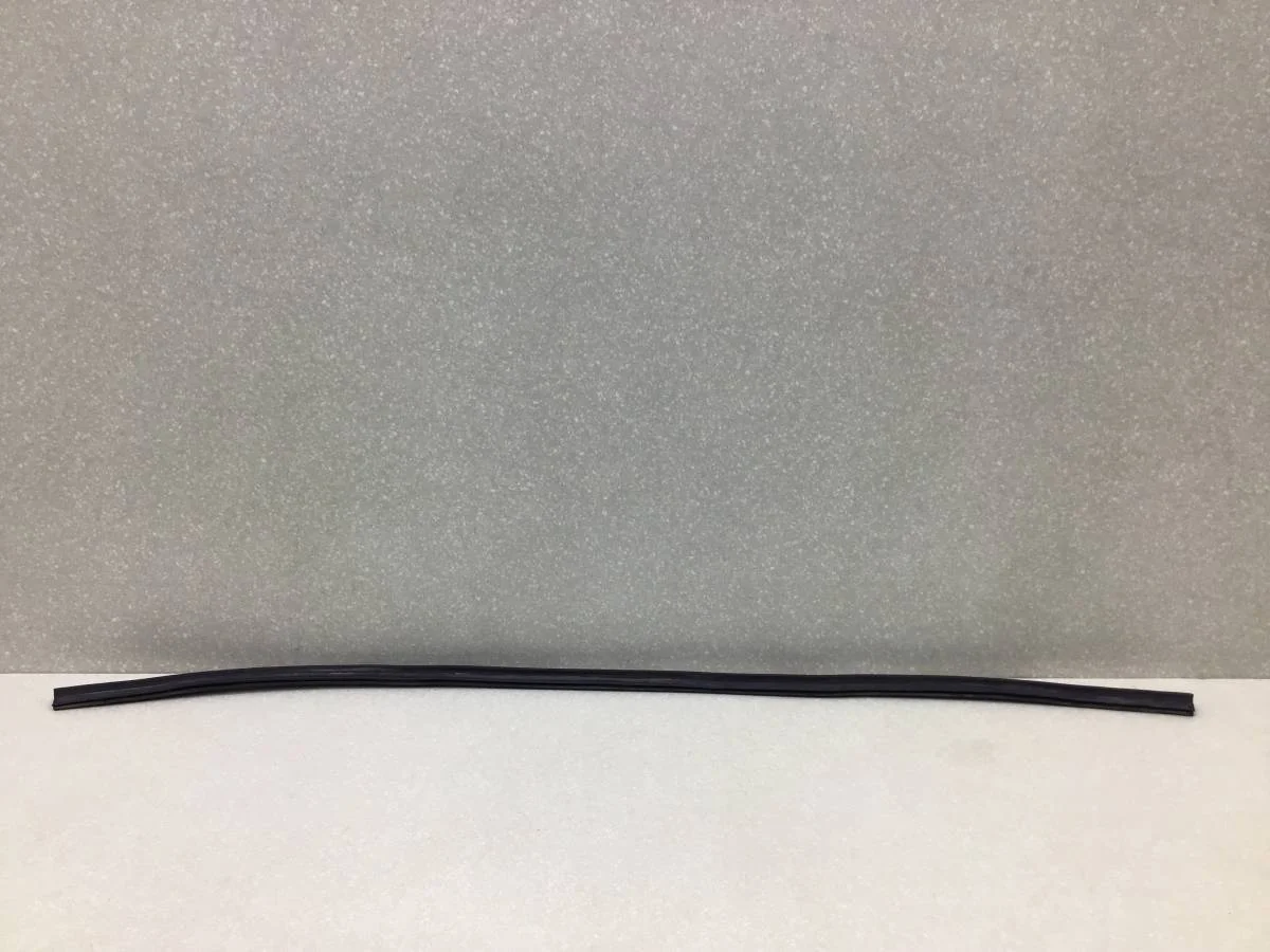 Уплотнитель капота Chevrolet Cruze (J300) 2009-2016 [96991919] - миниатюра 4