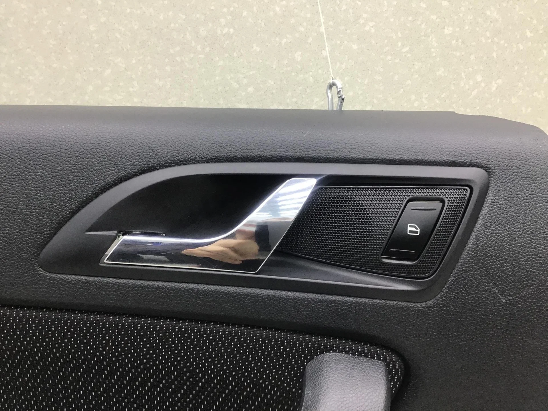 Обшивка двери задней левой, Skoda Yeti 2009> [5L0867211AD] - миниатюра 4