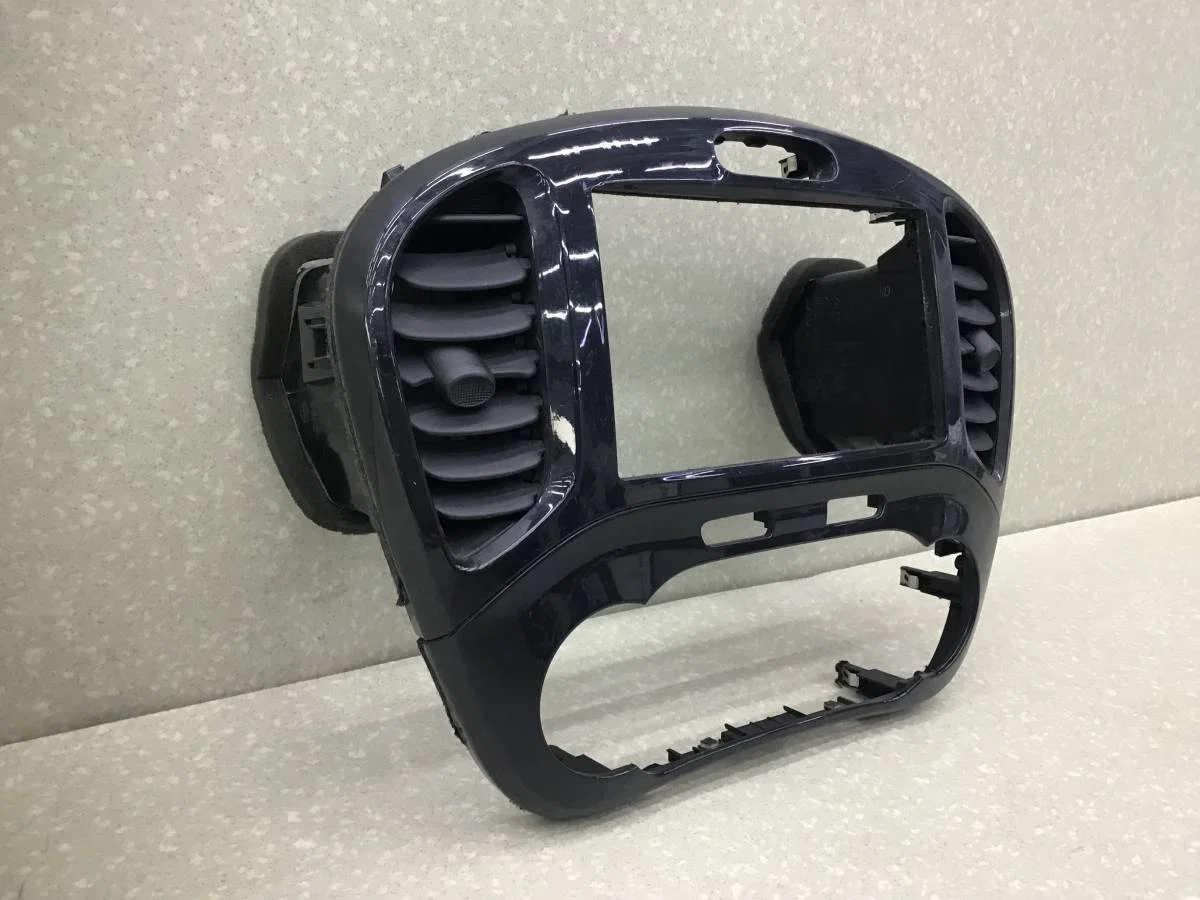 Рамка магнитолы Nissan Juke (F15) 2011> [682601KE0A] - миниатюра 2