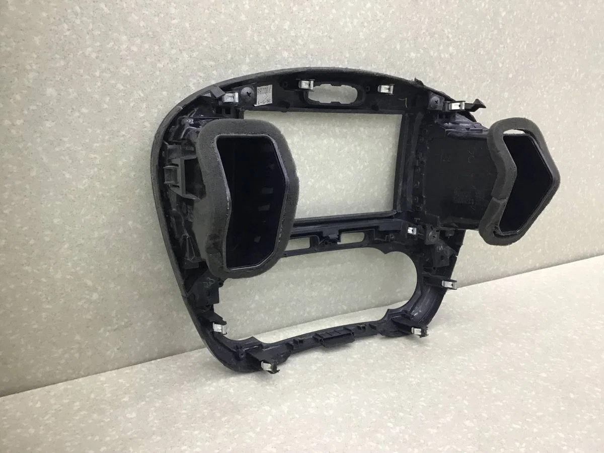 Рамка магнитолы Nissan Juke (F15) 2011> [682601KE0A] - миниатюра 9