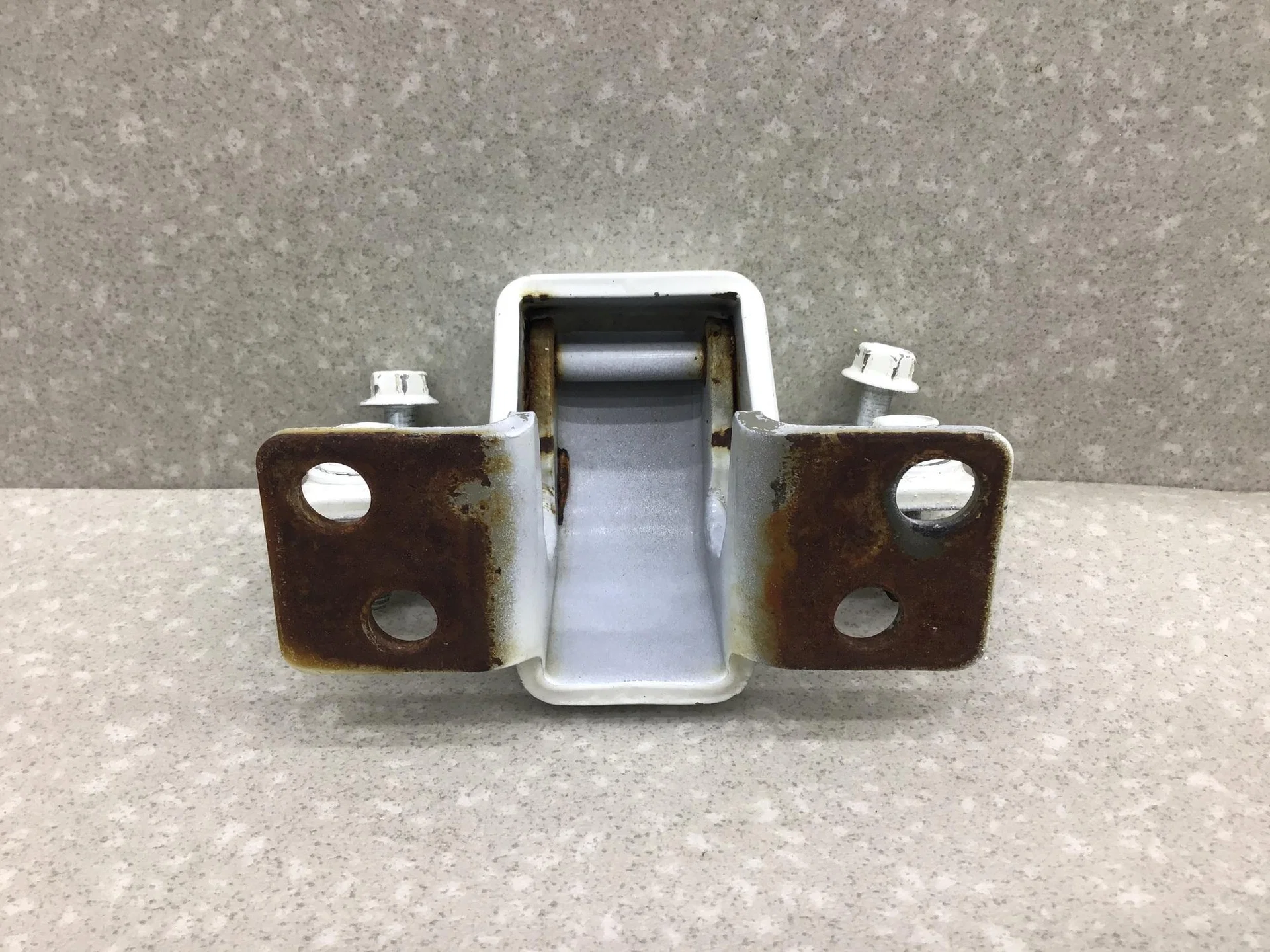 Петля двери передней левой нижняя, Hyundai HD 120 [ 791107A001] - миниатюра 3