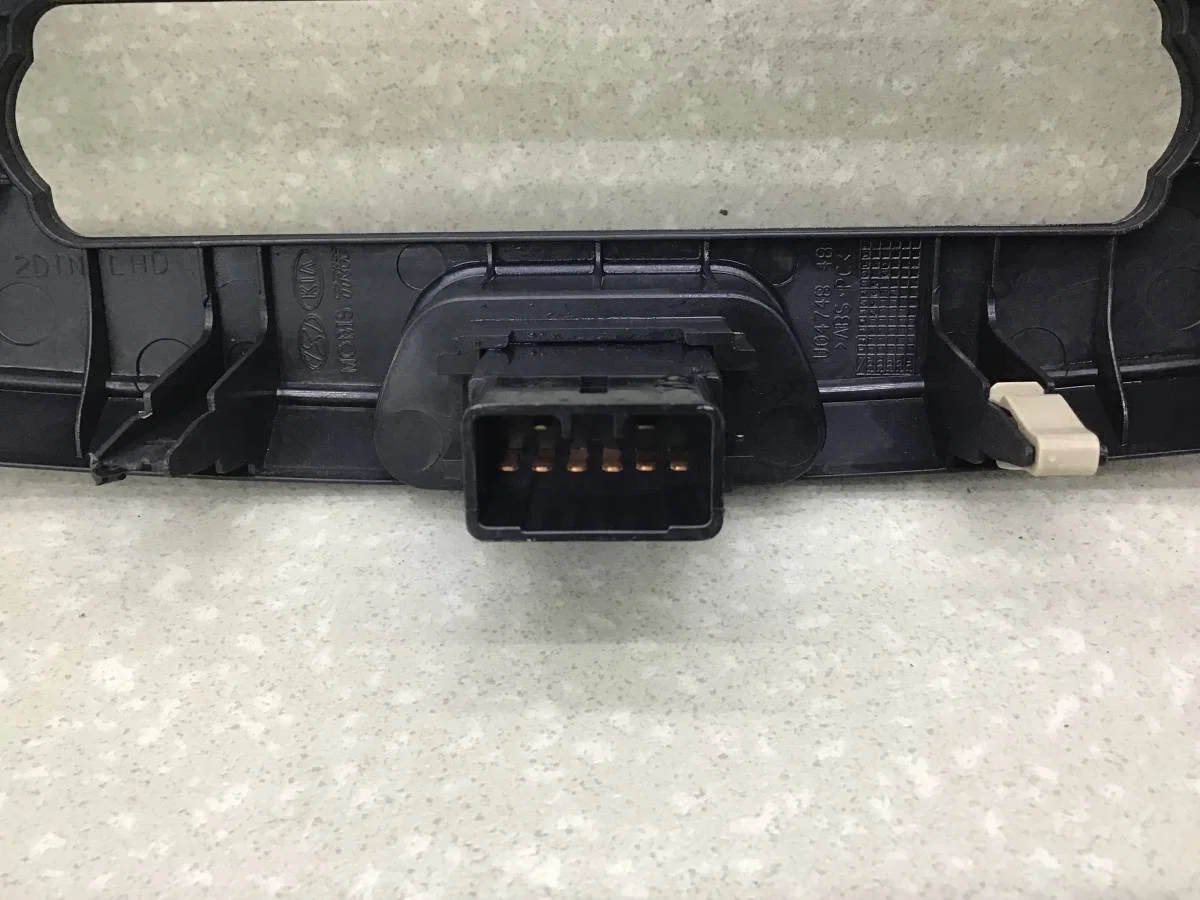 Рамка магнитолы Hyundai Elantra (HD) 2006-2010 [847412H1009P] - миниатюра 10