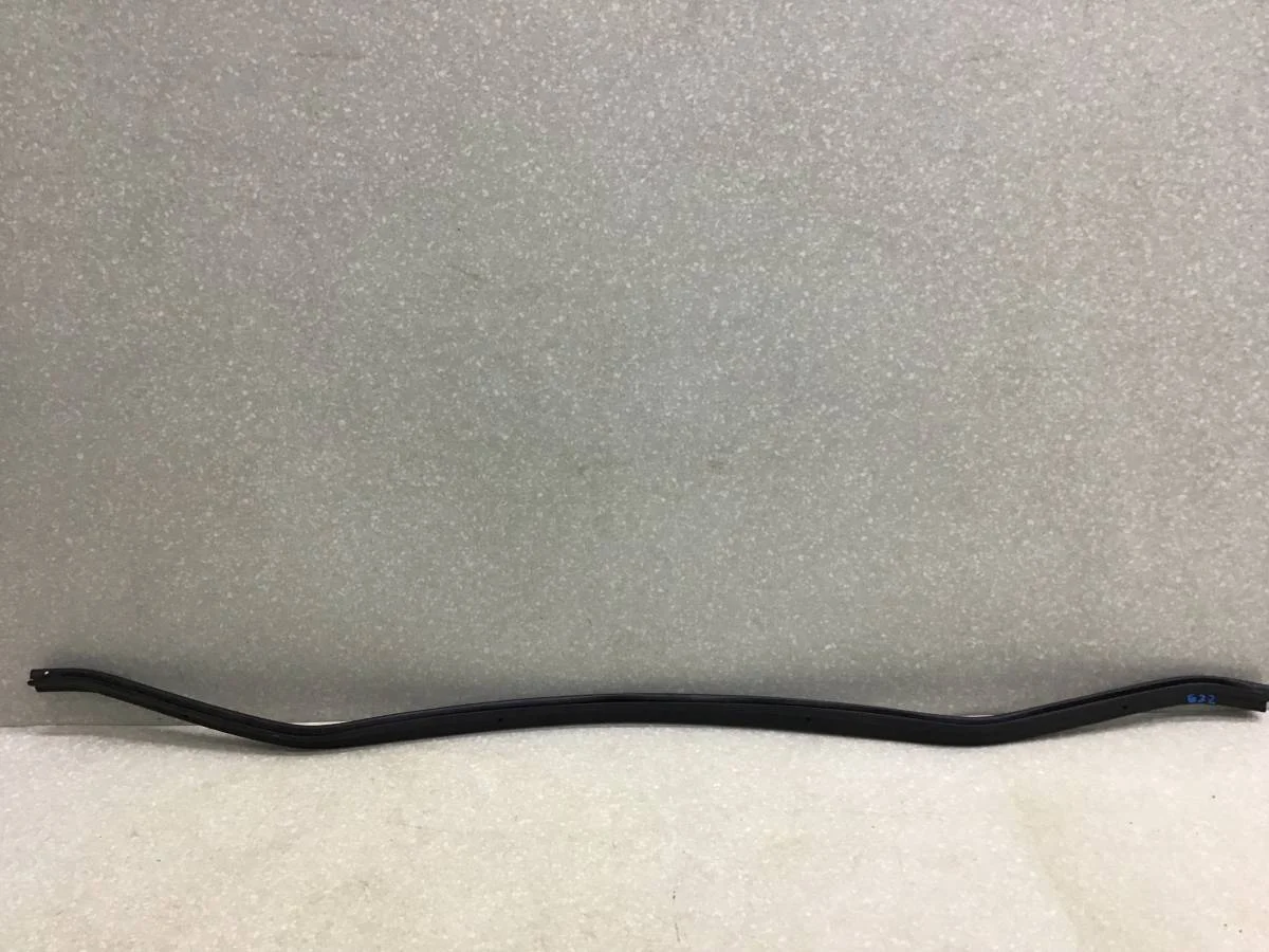 Уплотнитель капота BMW X3 F25 2010-2017 [51767210736] - миниатюра 2