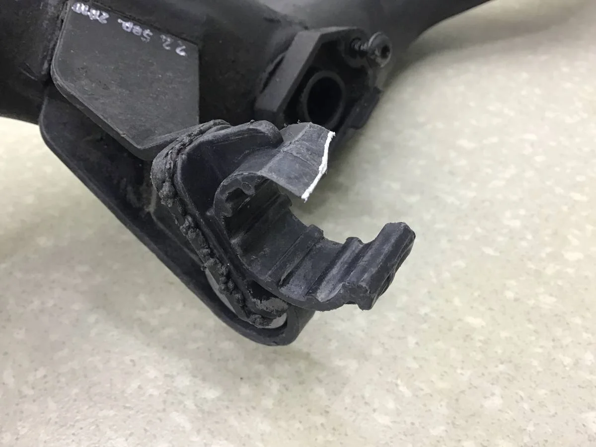 Патрубок интеркулера Volkswagen Tiguan (5N2) 2011-2016 [1K0145770AK] - миниатюра 8