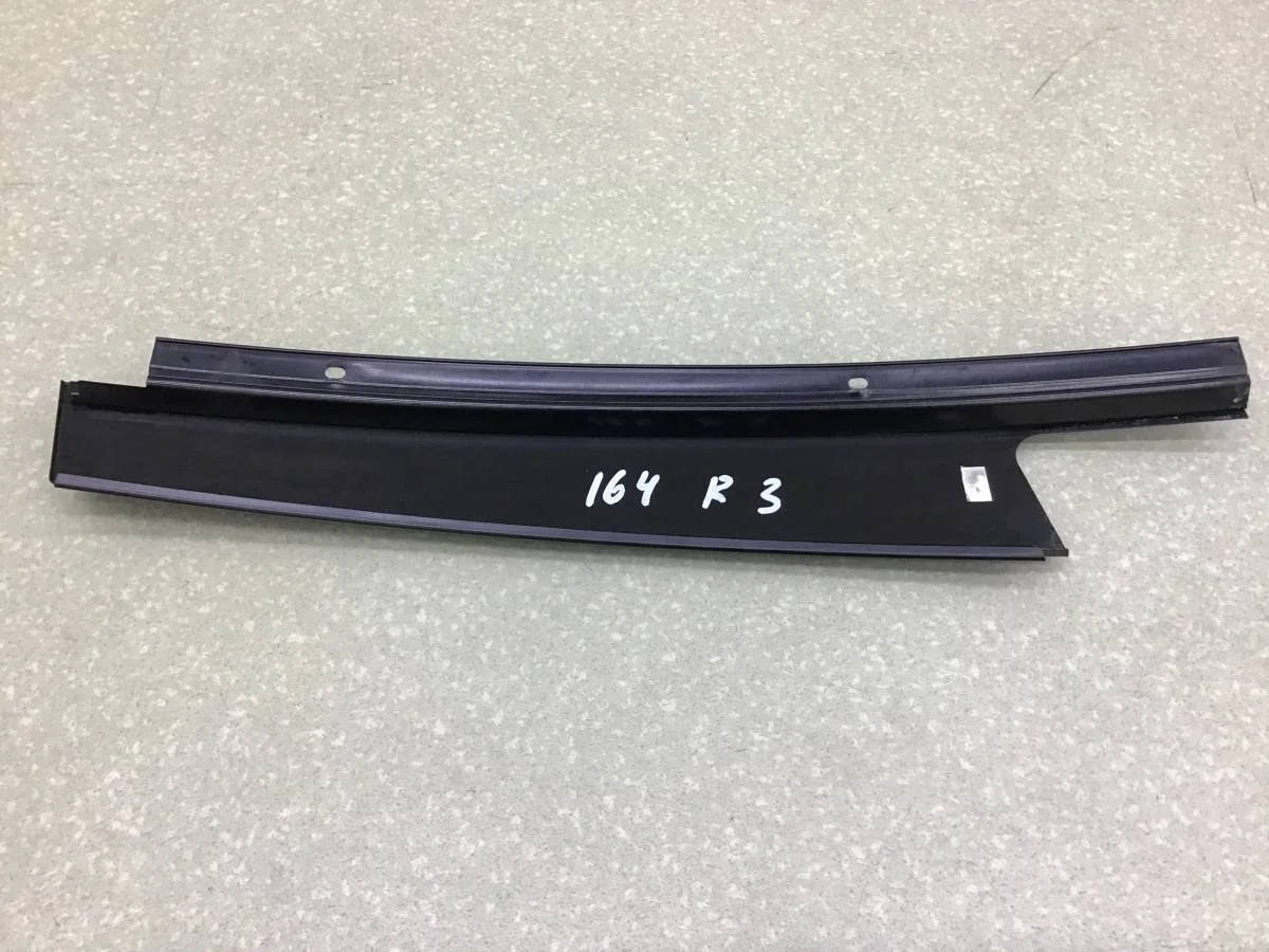 Накладка стойки BMW X1 E84 2009-2015 [51352990326] - миниатюра 5