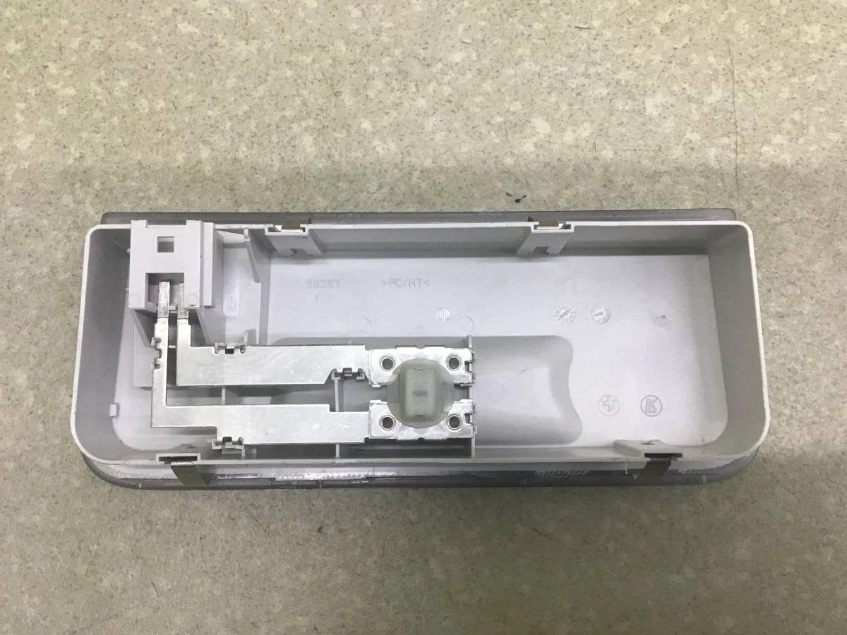 Плафон салонный BMW X1 E84 2009-2015 [61316951252] - миниатюра 2