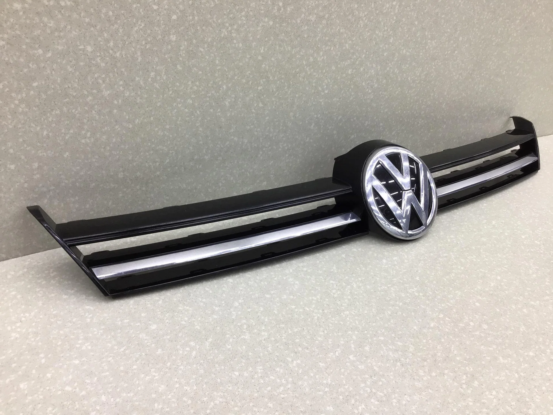 Решетка радиатора, VW Golf VII 2012> [5G0853655A] - миниатюра 2