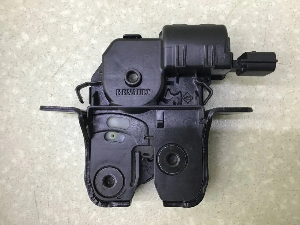 Замок багажника Renault Kaptur (1) 2016-2022 [905039428R] - миниатюра 3