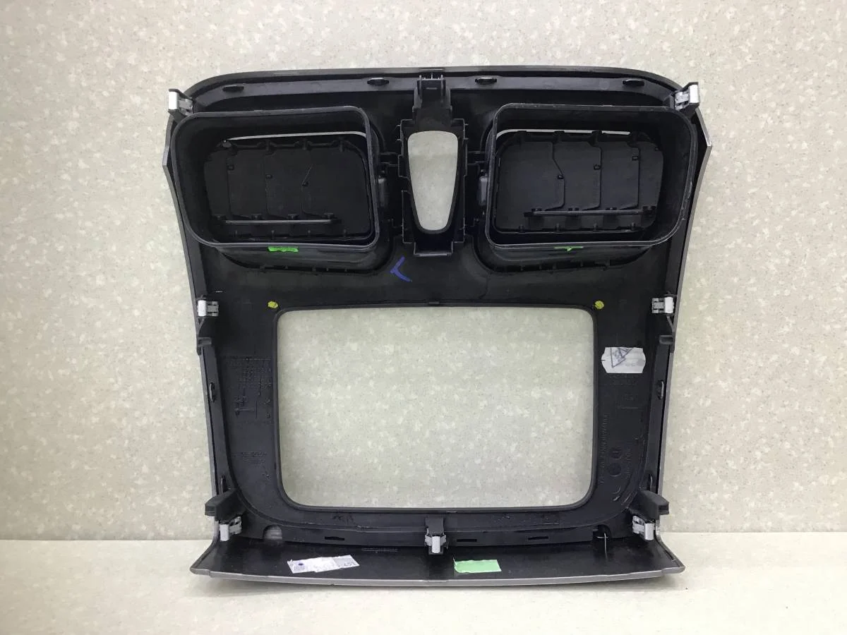 Рамка магнитолы Renault Logan (2) 2014> [682601960R] - миниатюра 8