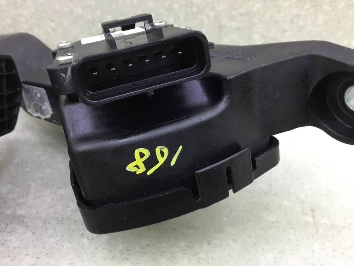 Педаль газа Hyundai i40 (VF) 2011> [327263Z000] - миниатюра 7