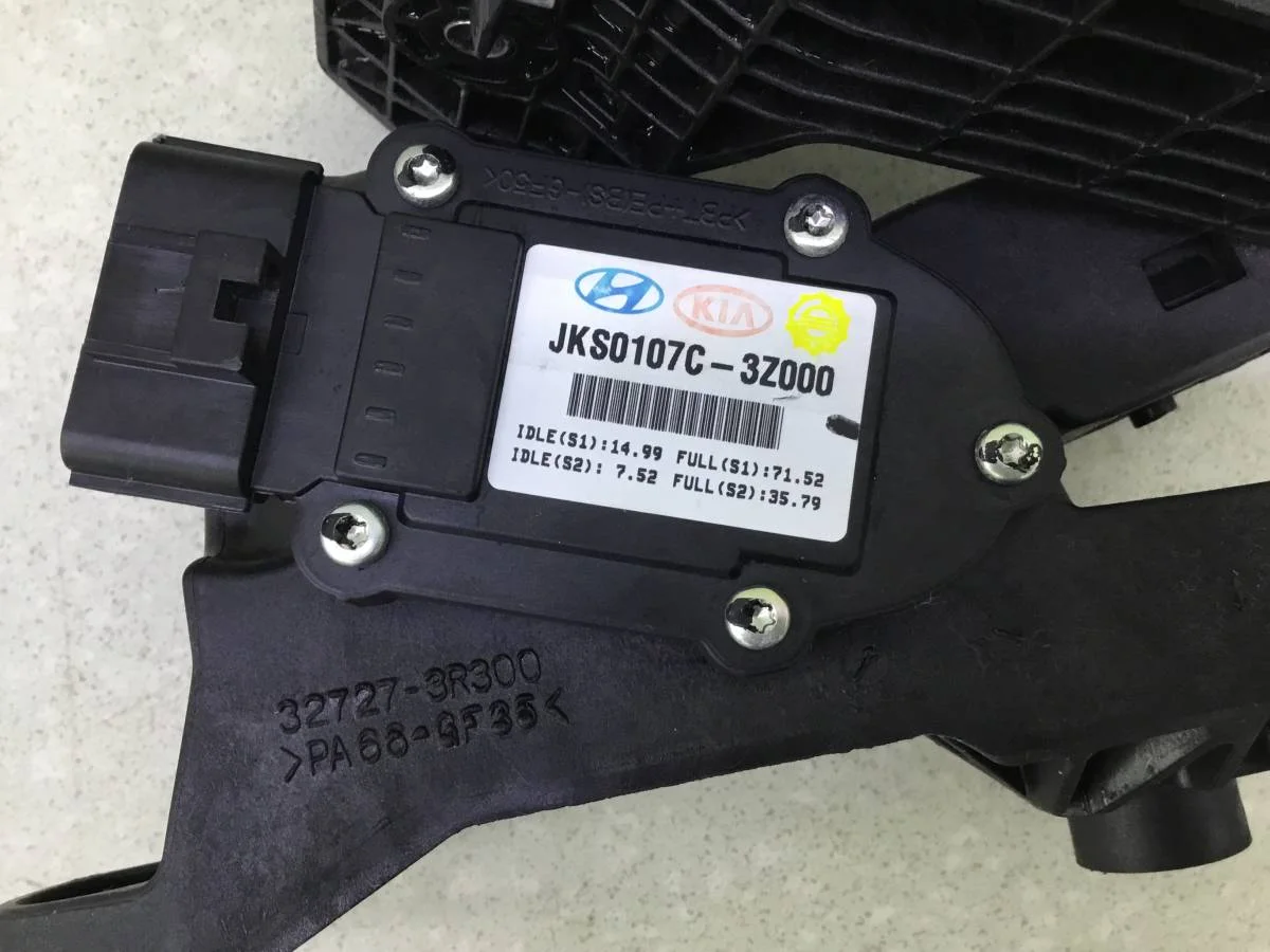 Педаль газа Hyundai i40 (VF) 2011> [327263Z000] - миниатюра 8