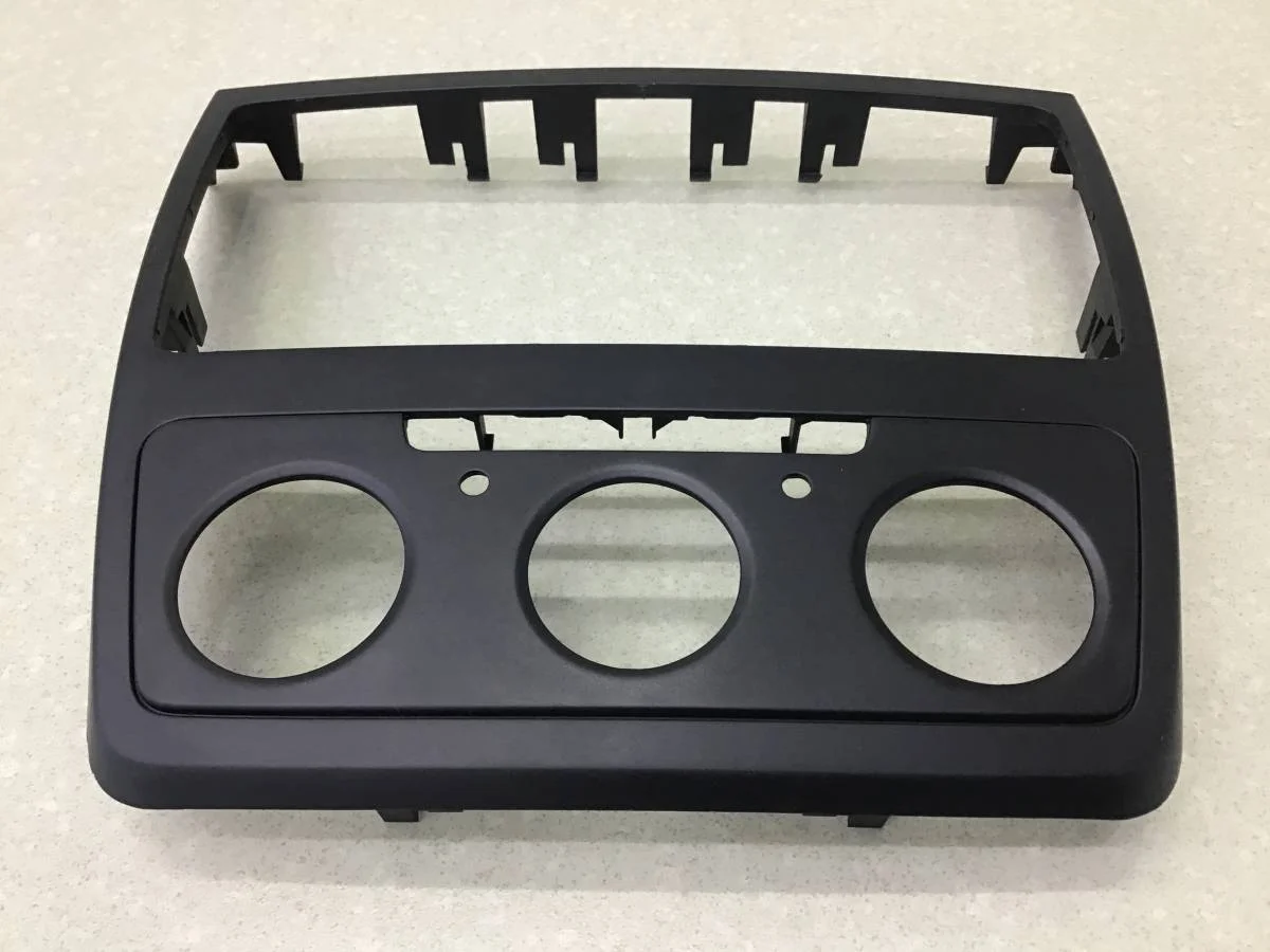 Рамка магнитолы Skoda Yeti (5L) 2009-2018 [5L0858069G] - миниатюра 2