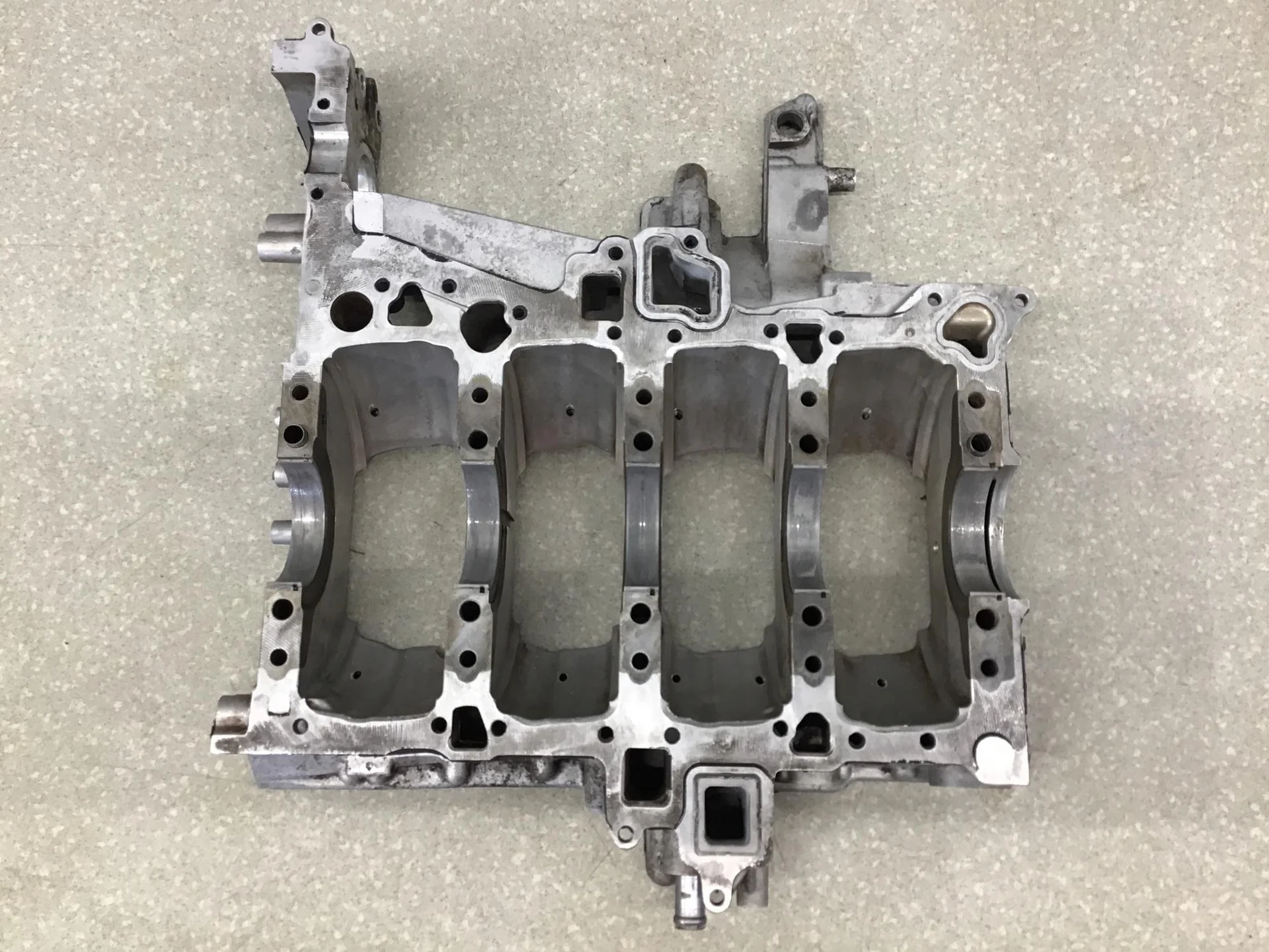 Постель коленвала Volkswagen Touareg (7L) 2002-2010 [079103032BM] - миниатюра 2