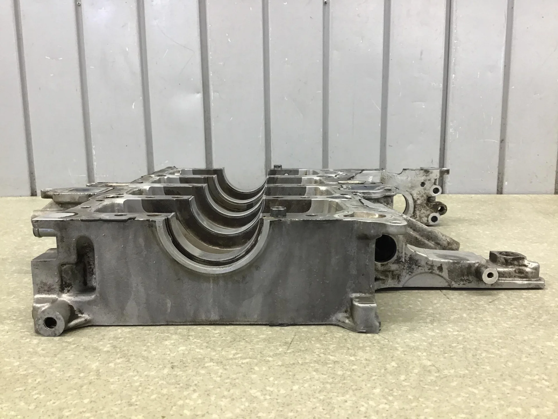 Постель коленвала Volkswagen Touareg (7L) 2002-2010 [079103032BM] - миниатюра 4