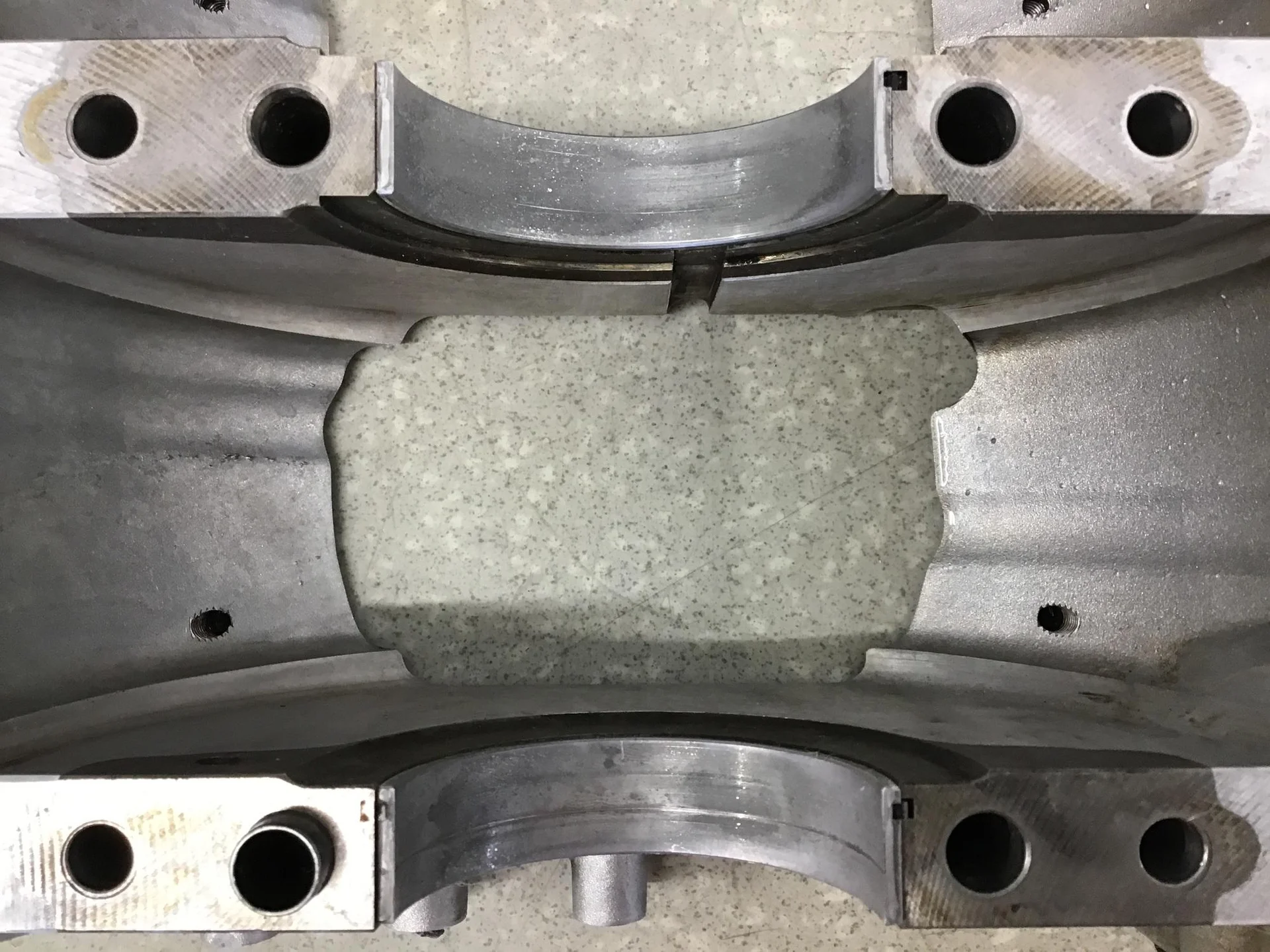 Постель коленвала Volkswagen Touareg (7L) 2002-2010 [079103032BM] - миниатюра 7