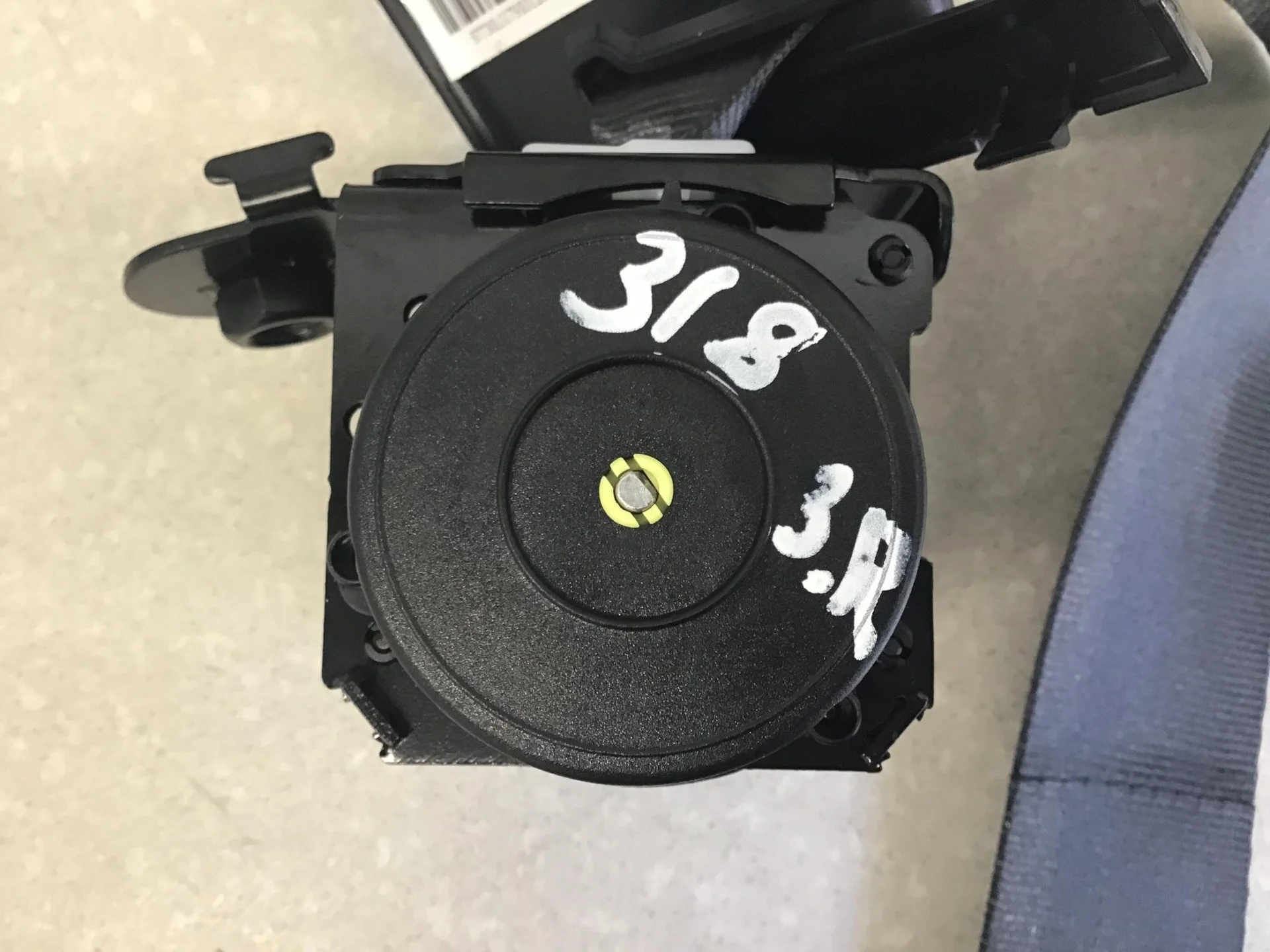 Ремень безопасности FAW Besturn X40 (D181) 2016-2022 [1BA057730A] - миниатюра 4