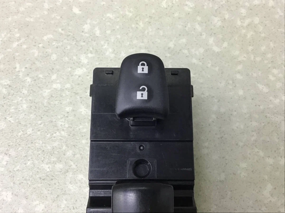 Кнопка стеклоподъемника Nissan Juke (F15) 2011> [254111KA5A] - миниатюра 2