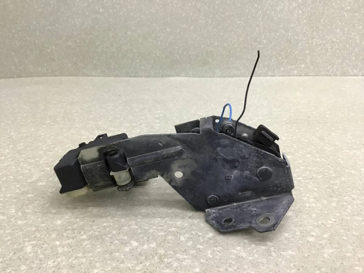 Замок багажника Volkswagen Touareg (7L) 2002-2010 [7L0827506E] - миниатюра 4