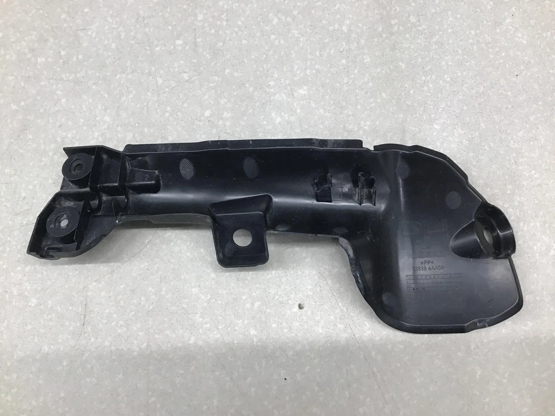 Пыльник (кузов наружные), Nissan Almera (G15) 2013> [638384AA0A] - миниатюра 2