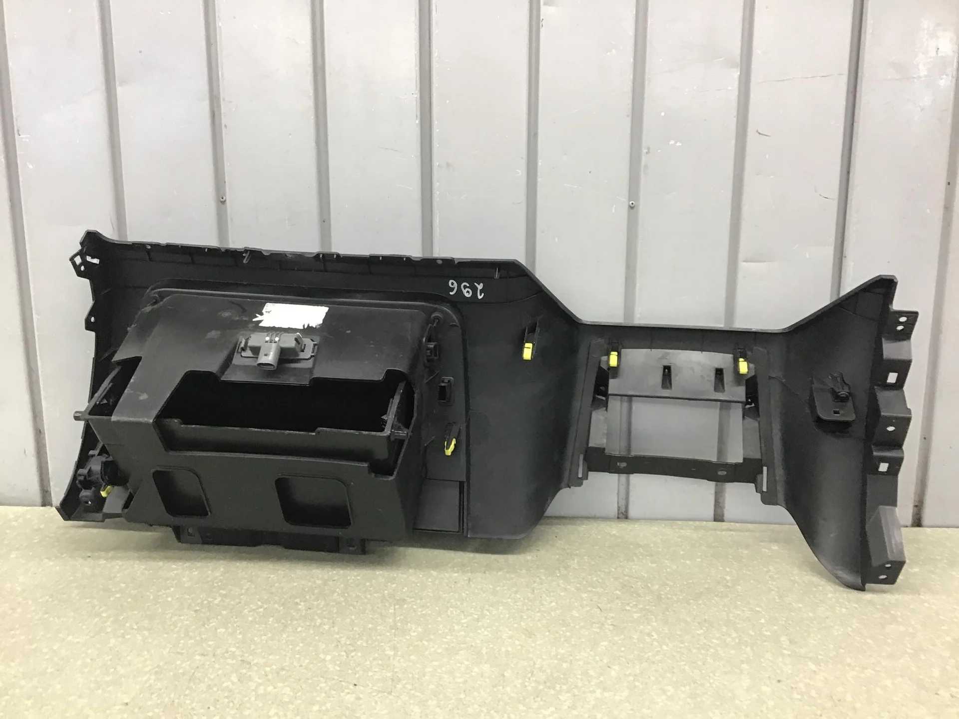 Накладка (кузов внутри), Geely EMGRAND EC7 2008> [MR718106802277] - миниатюра 6