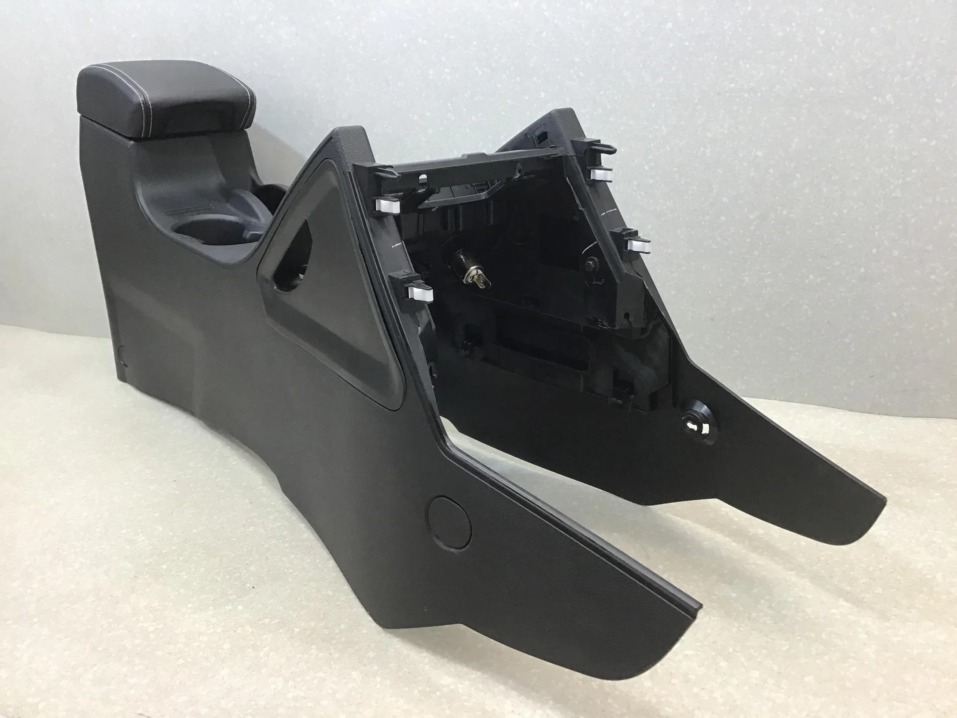 Подлокотник FAW Besturn X40 (D181) 2016-2022 [ 1BA064441] - миниатюра 6
