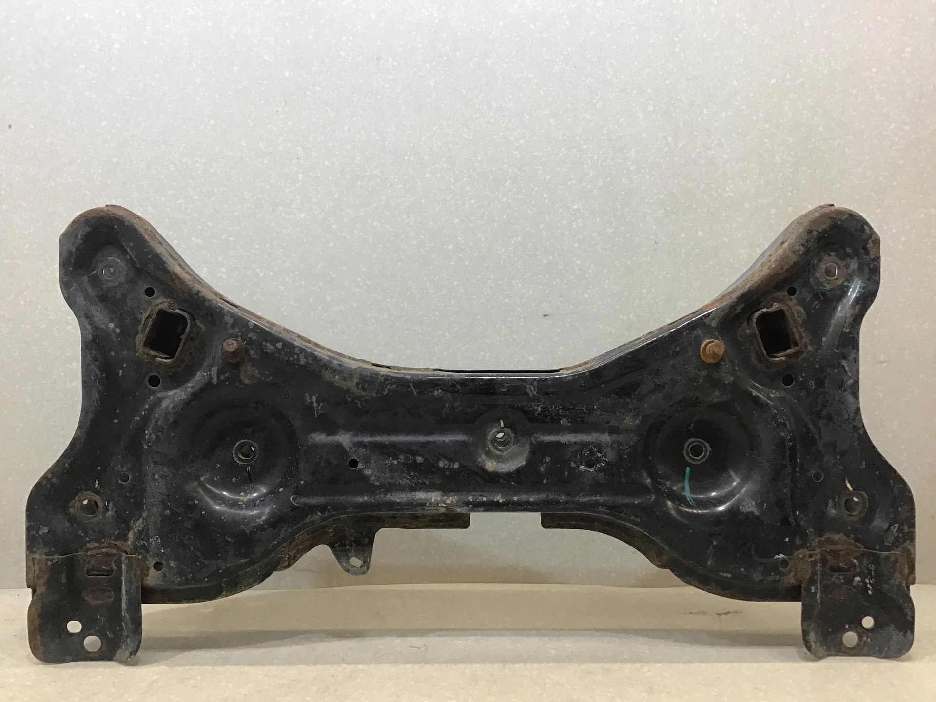 Балка под ДВС Nissan Note (E12) 2013> [544011HK0B] - миниатюра 4