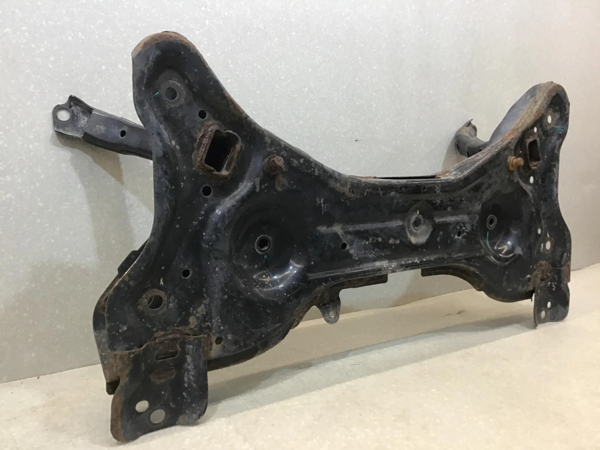 Балка под ДВС Nissan Note (E12) 2013> [544011HK0B] - миниатюра 5