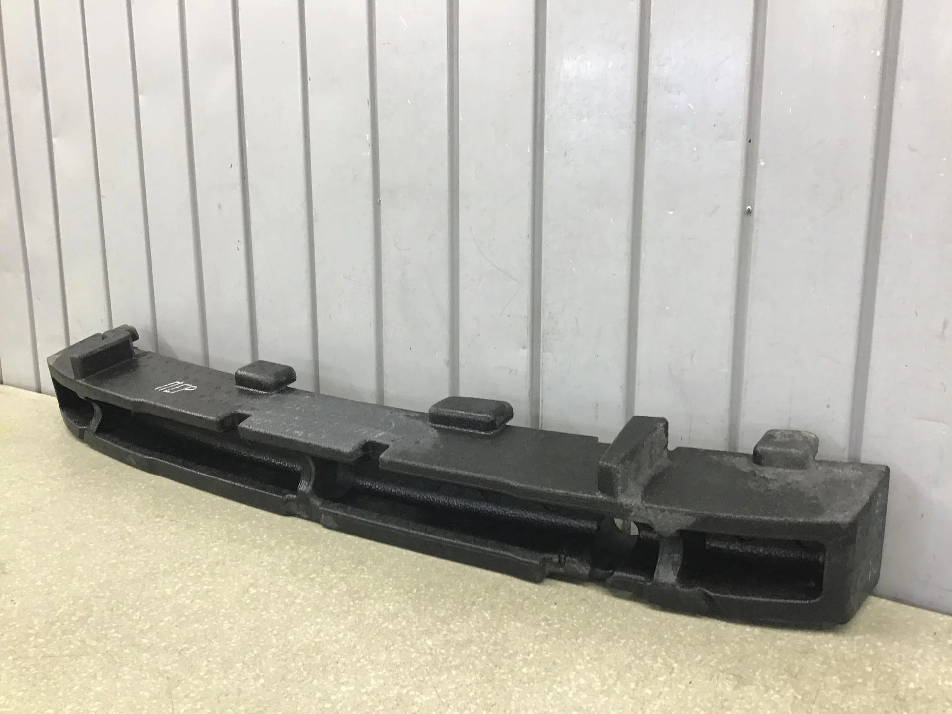 Наполнитель переднего бампера Nissan Qashqai (J11) 2014> [620904EA0A] - миниатюра 3