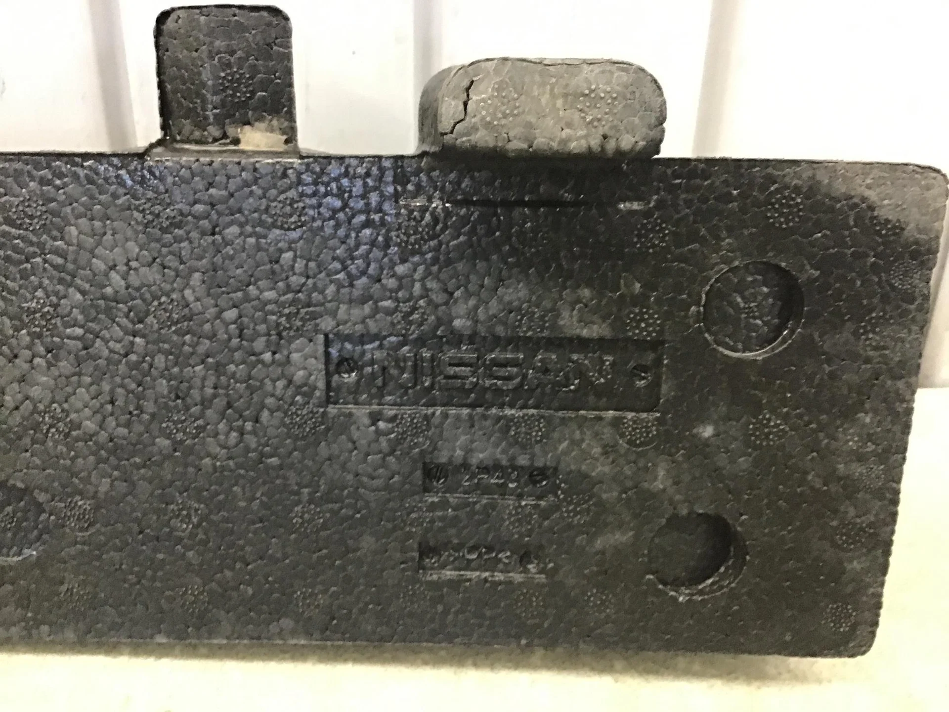 Наполнитель переднего бампера Nissan Qashqai (J11) 2014> [620904EA0A] - миниатюра 9
