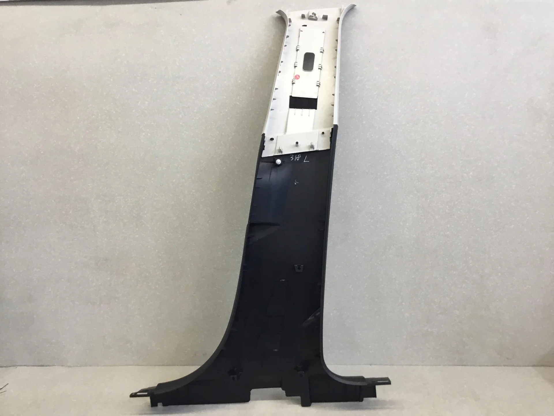 Обшивка средней стойки левая, FAW Besturn X40 (D181) 2016-2022 [1BA068230A] - миниатюра 4