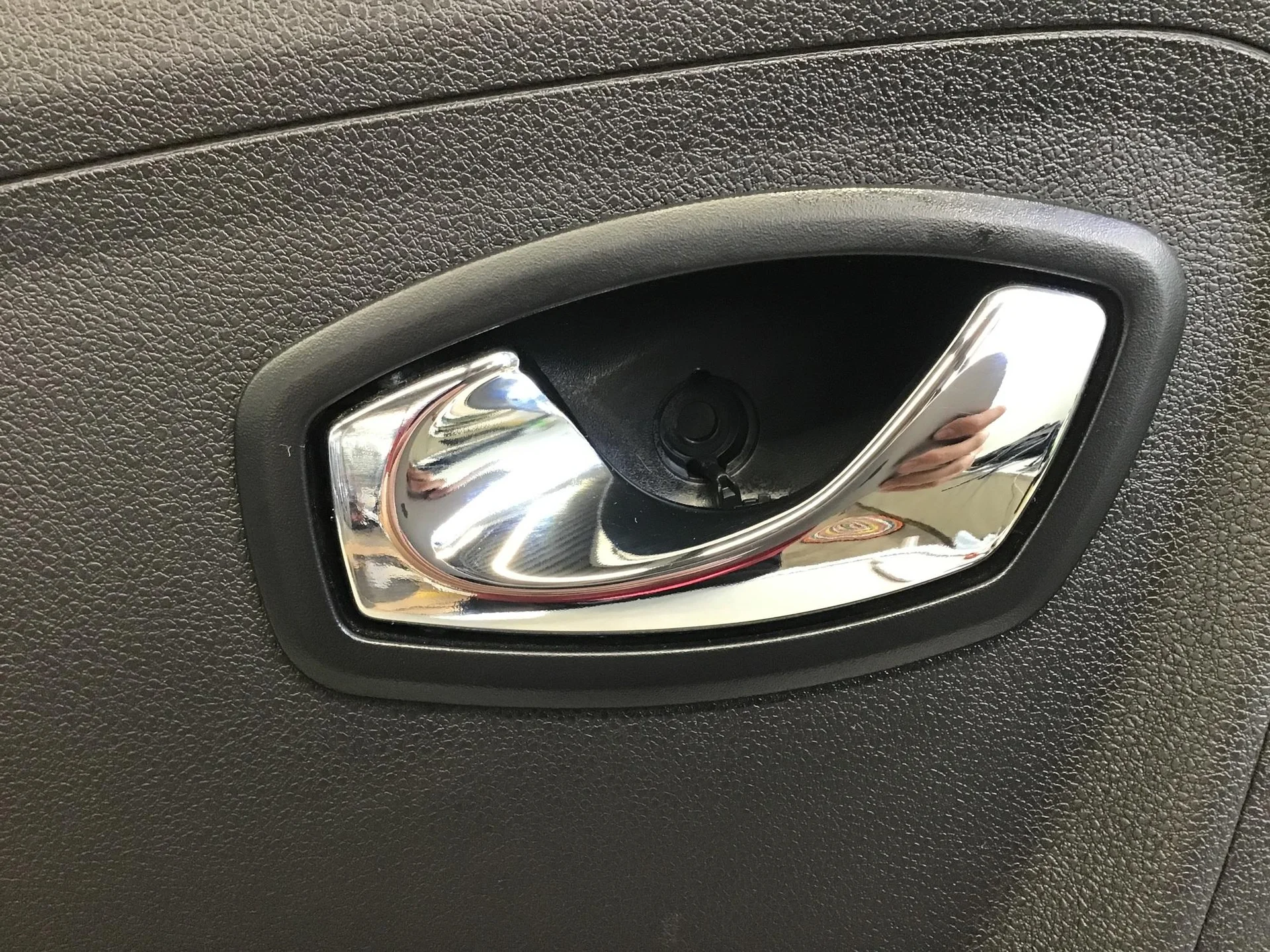 Обшивка двери задней левой, Renault Kaptur 2016> [829A13207R] - миниатюра 4