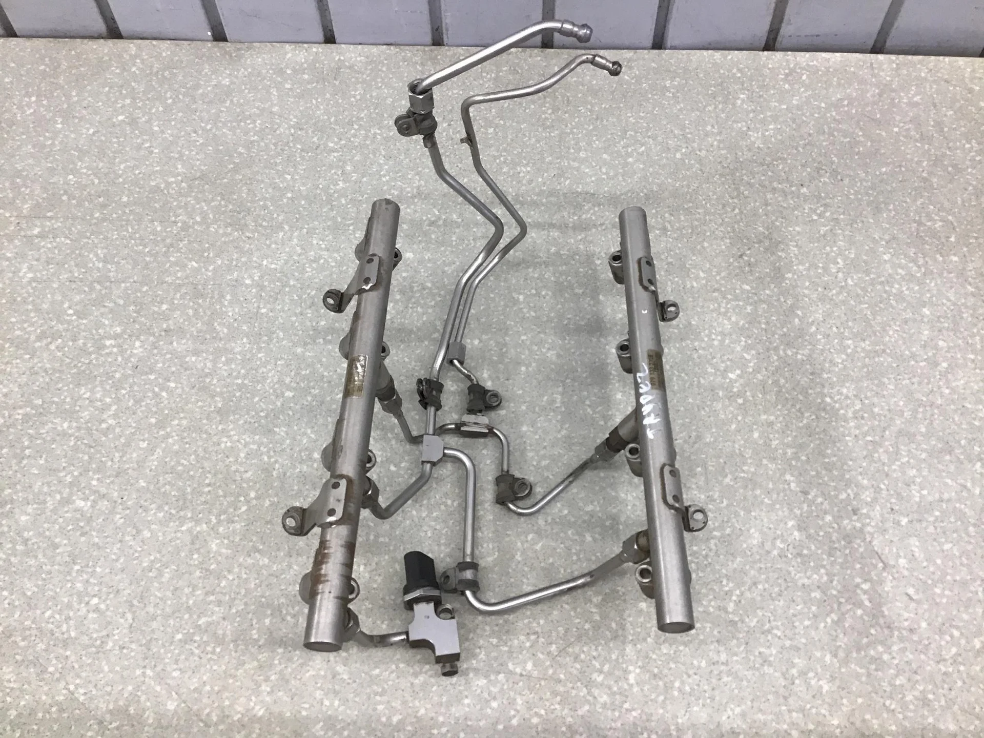 Рейка топливная (рампа), VW Touareg 2002-2010 [079133315E] - миниатюра 6