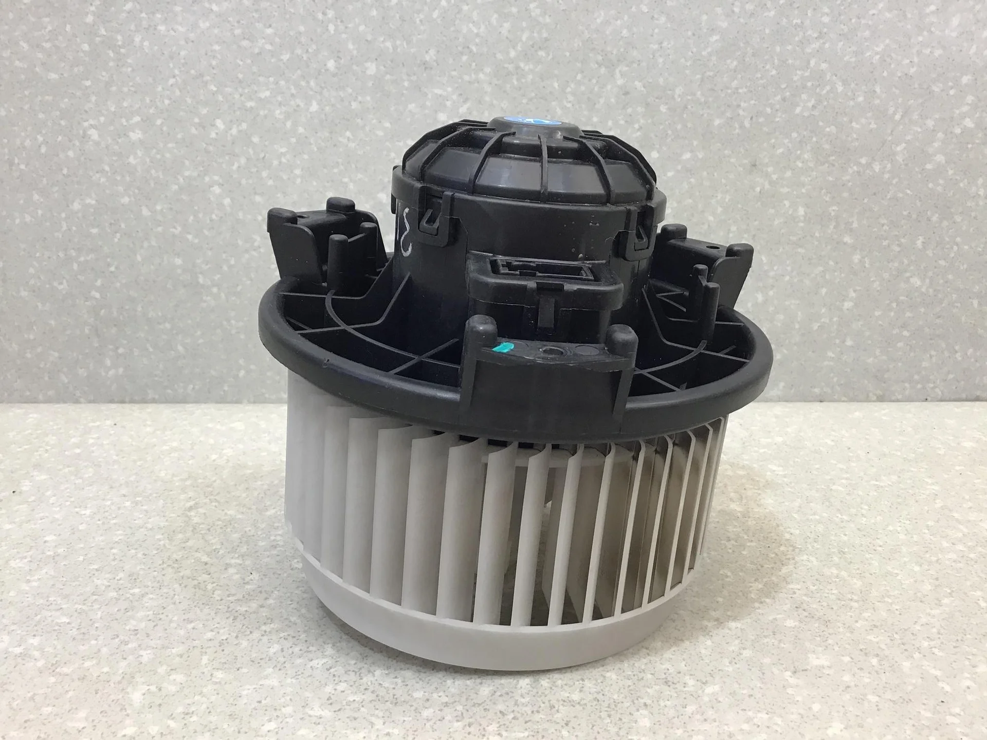 Моторчик отопителя FAW Besturn X40 (D181) 2016-2022 [81072004V7C01SP] - миниатюра 4