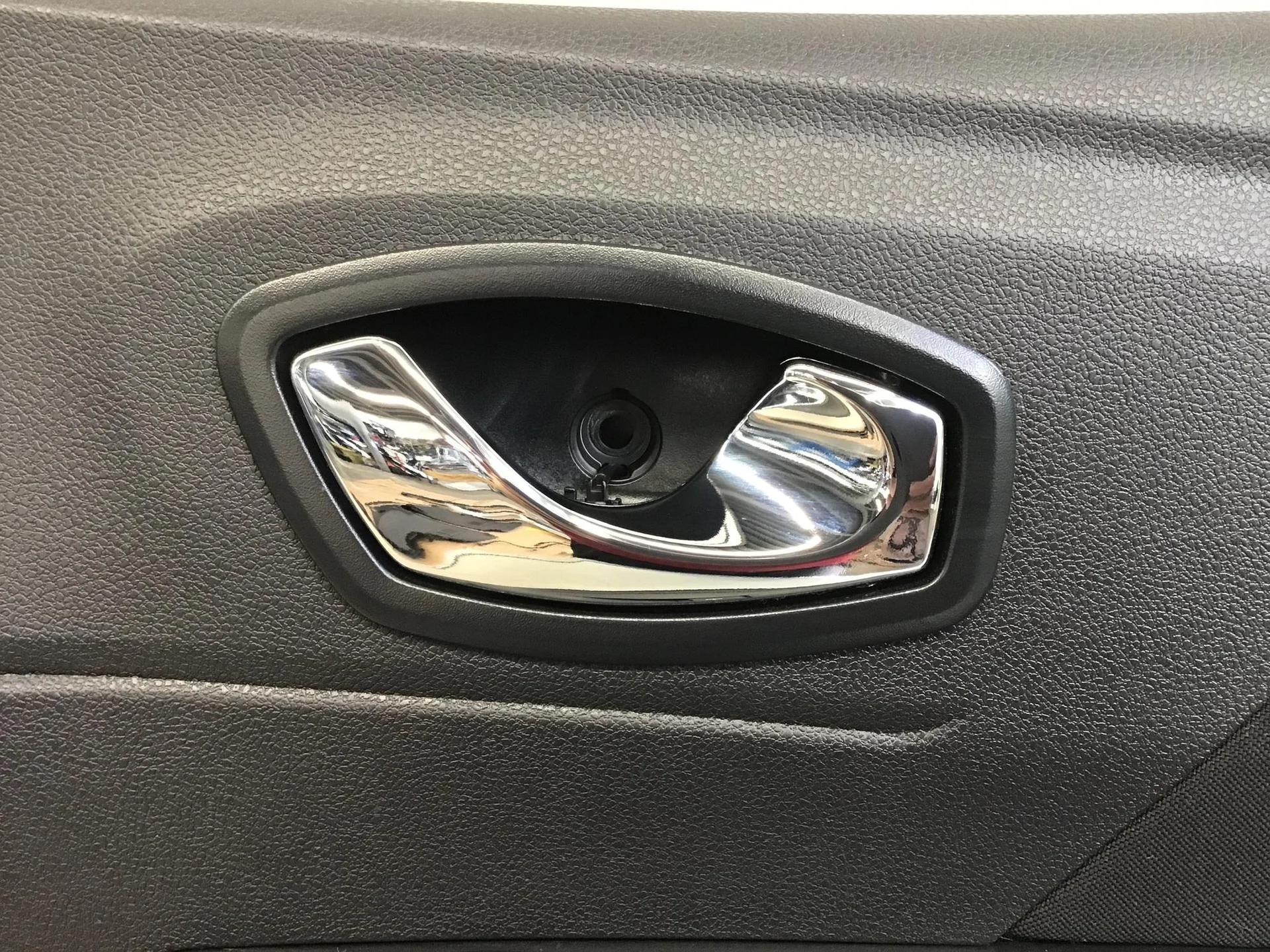 Обшивка двери передней правой, Renault Kaptur 2016> [809006003R] - миниатюра 4