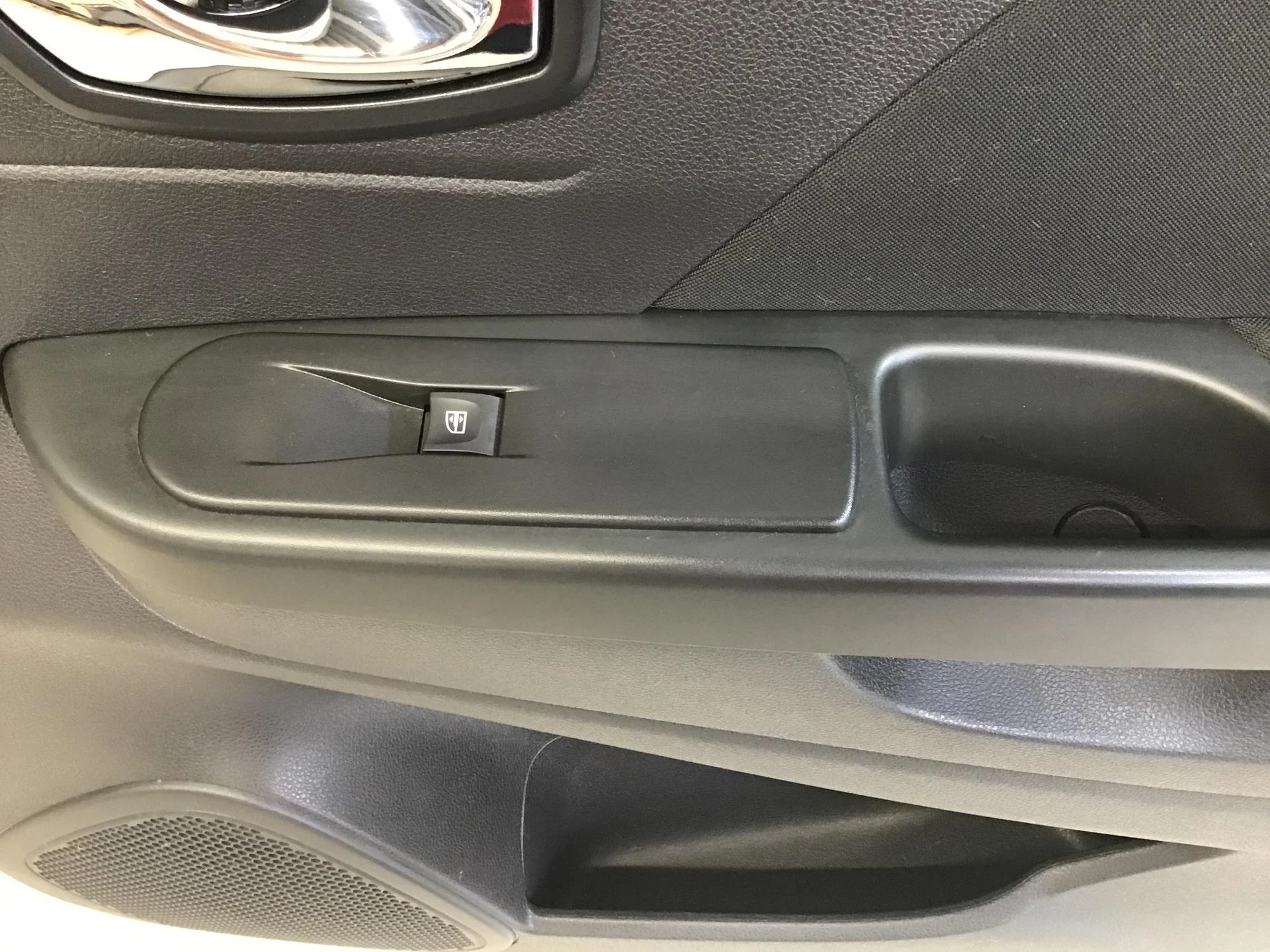 Обшивка двери передней правой, Renault Kaptur 2016> [809006003R] - миниатюра 5