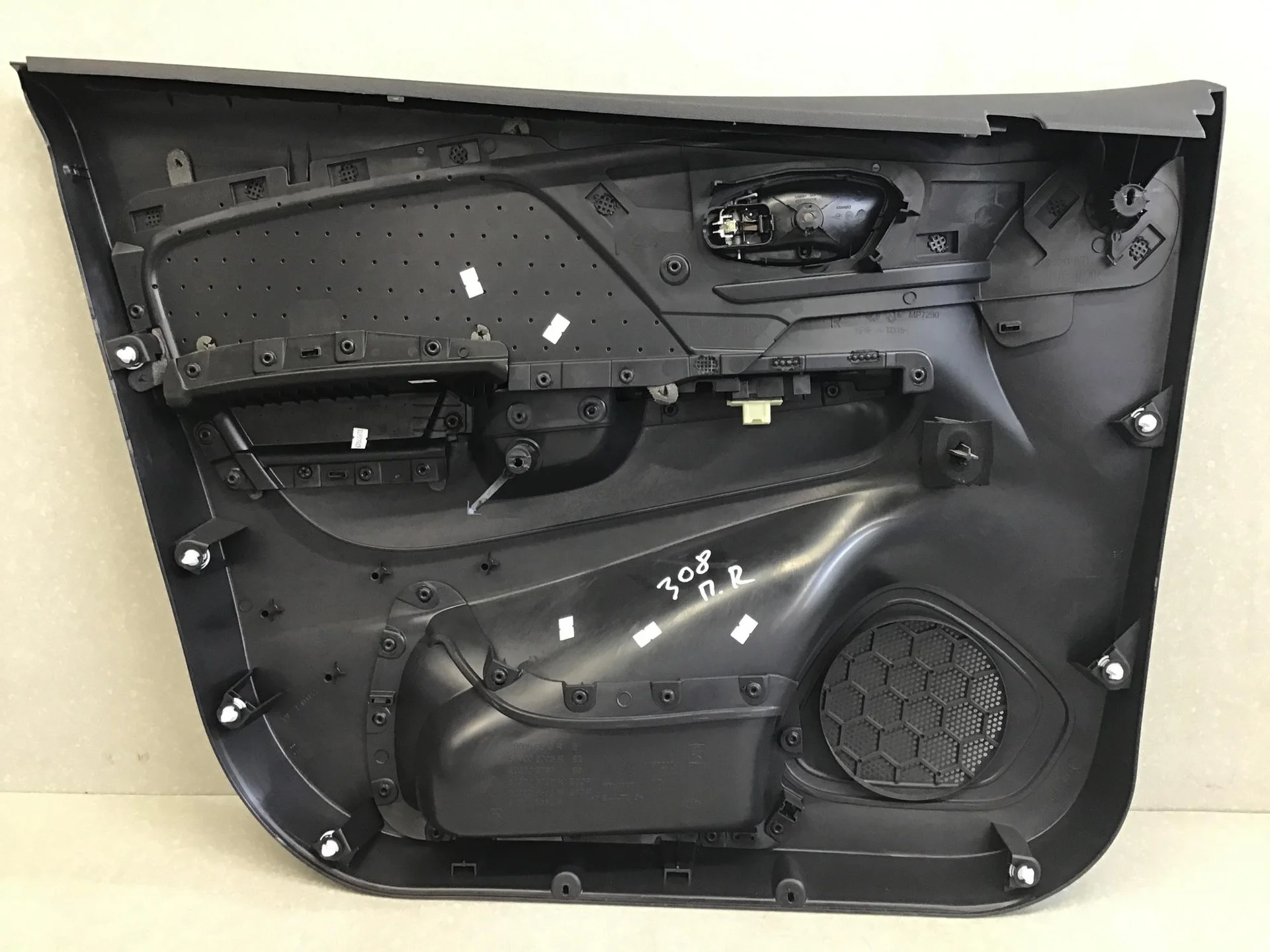Обшивка двери передней правой, Renault Kaptur 2016> [809006003R] - миниатюра 6