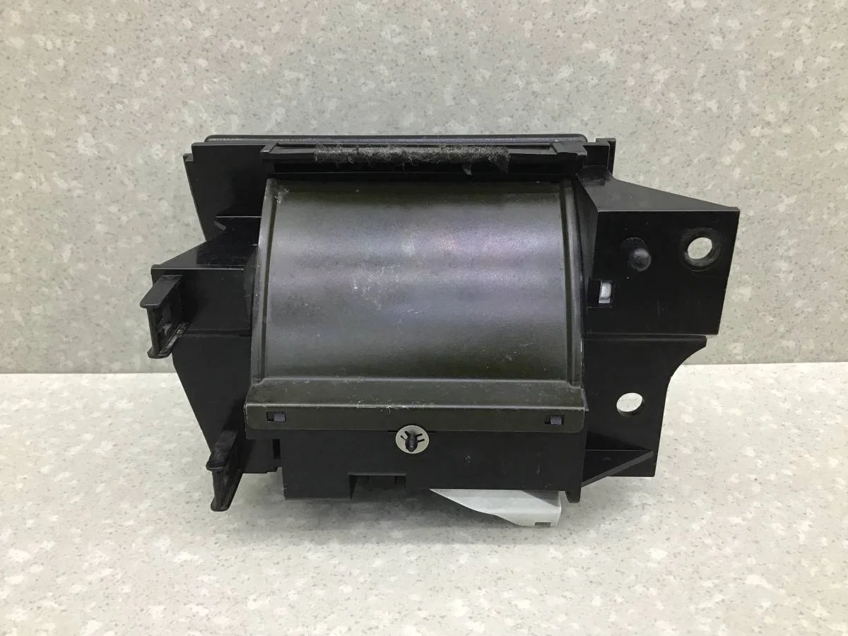 Пепельница передняя Nissan Maxima (A32) 1995-2000 [6880031U10] - миниатюра 4