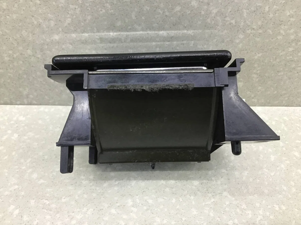 Пепельница передняя Nissan Maxima (A32) 1995-2000 [6880031U10] - миниатюра 6