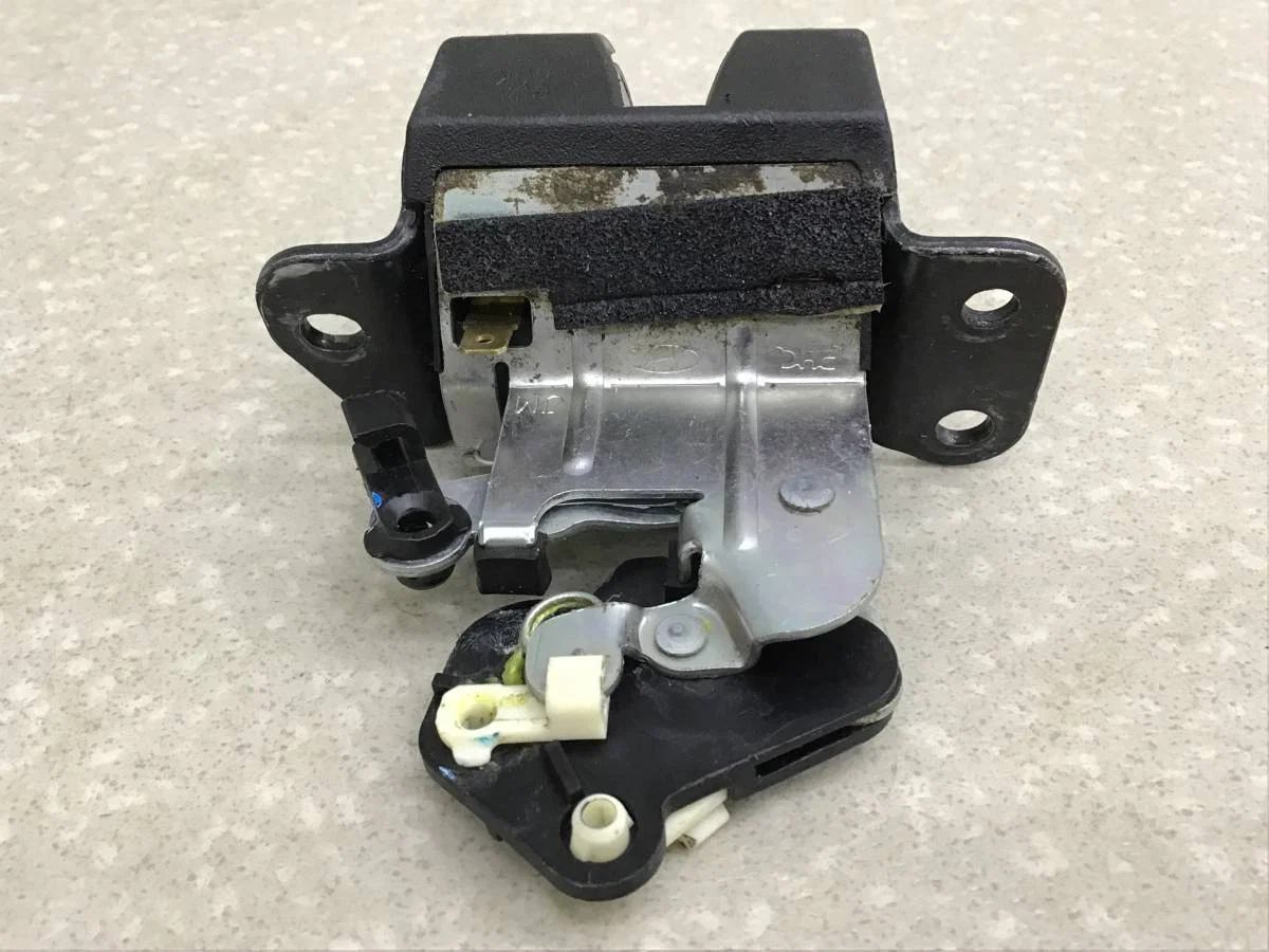 Замок багажника Hyundai Tucson (JM) 2004-2010 [812302E010] - миниатюра 3