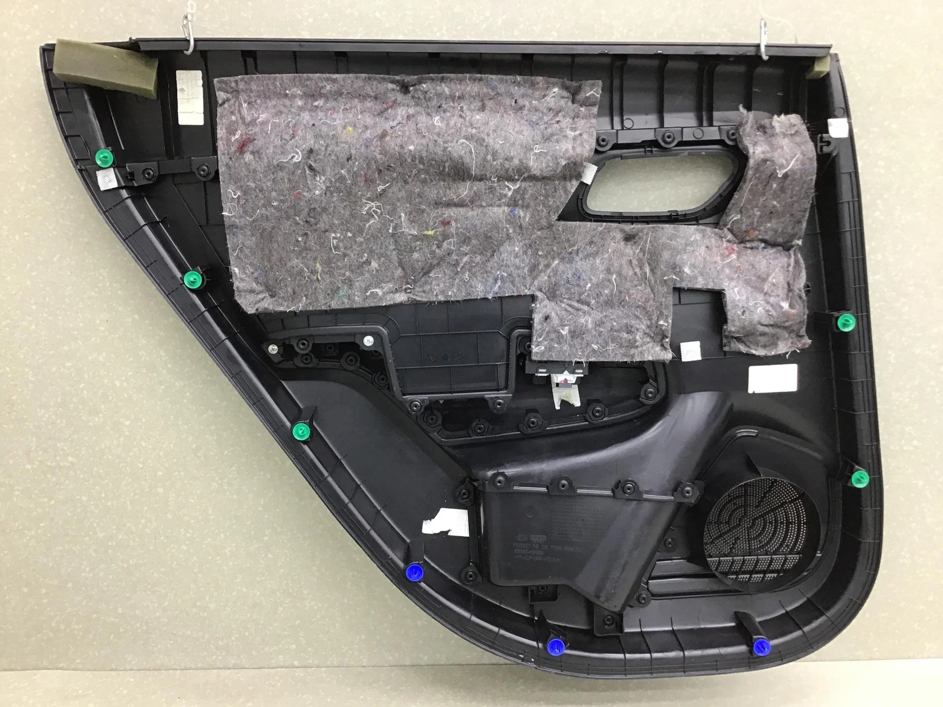 Обшивка двери задней правой, Kia RIO 2017> [83302H0010ENW] - миниатюра 6