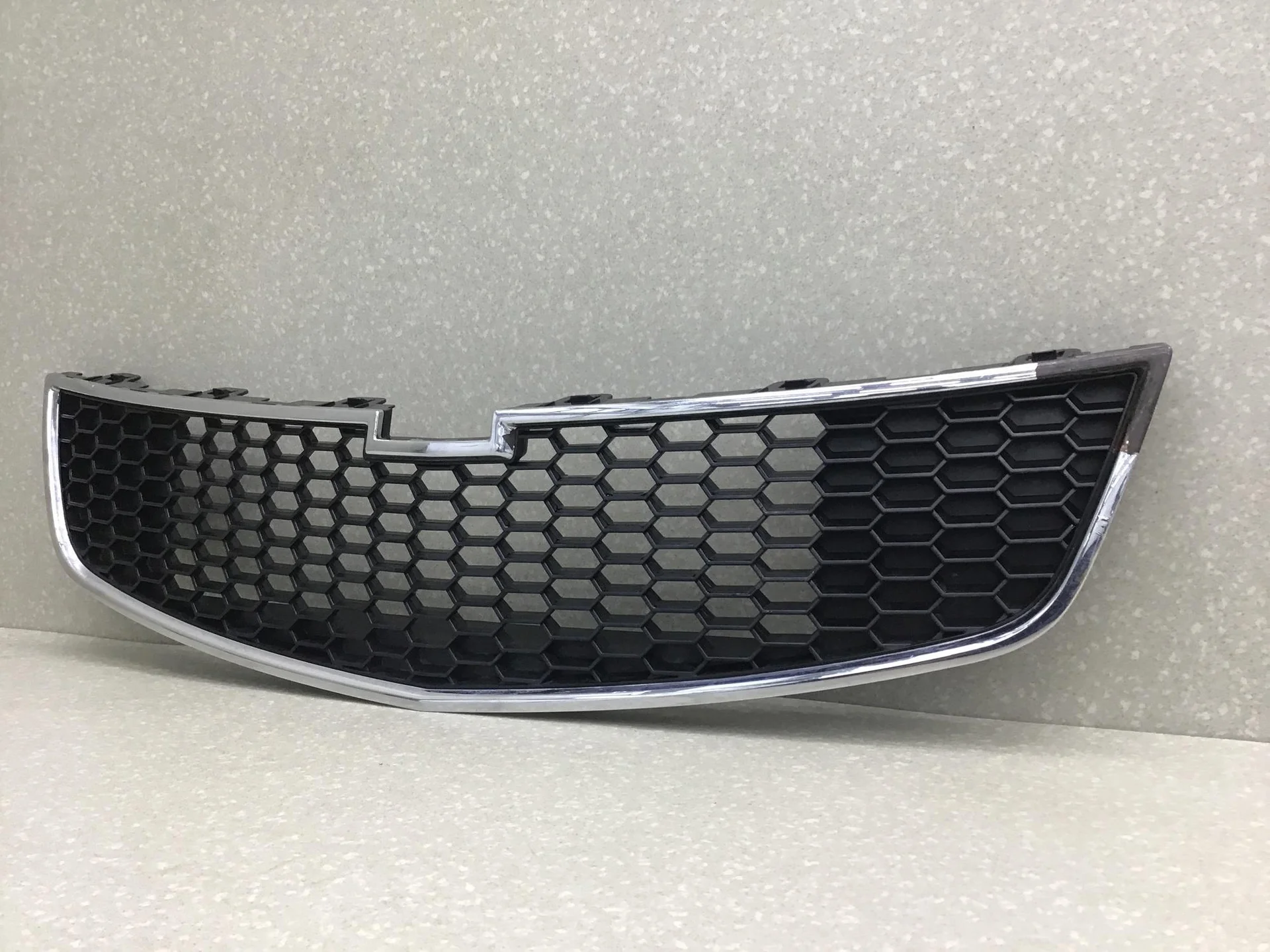 Решетка радиатора, Chevrolet Cruze 2009-2016 [96832937] - миниатюра 3