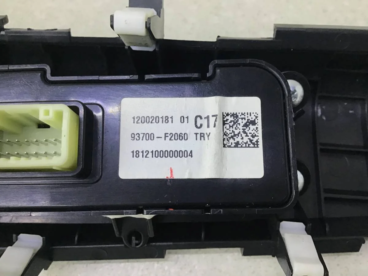 Блок кнопок Hyundai Elantra (AD) 2015> [93700F2060] - миниатюра 9