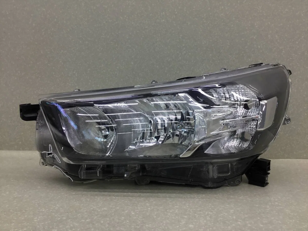Фара левая Toyota Hilux (GUN125L, GUN126L, TGN126) 2015-н.в. [811100KJ70] - миниатюра 3