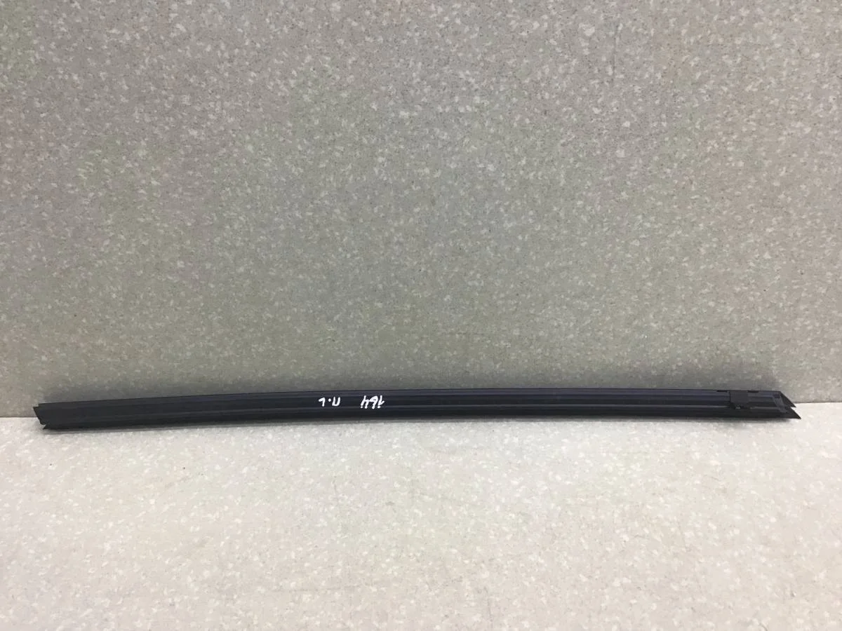 Уплотнитель двери BMW X1 E84 2009-2015 [51352990313] - миниатюра 4
