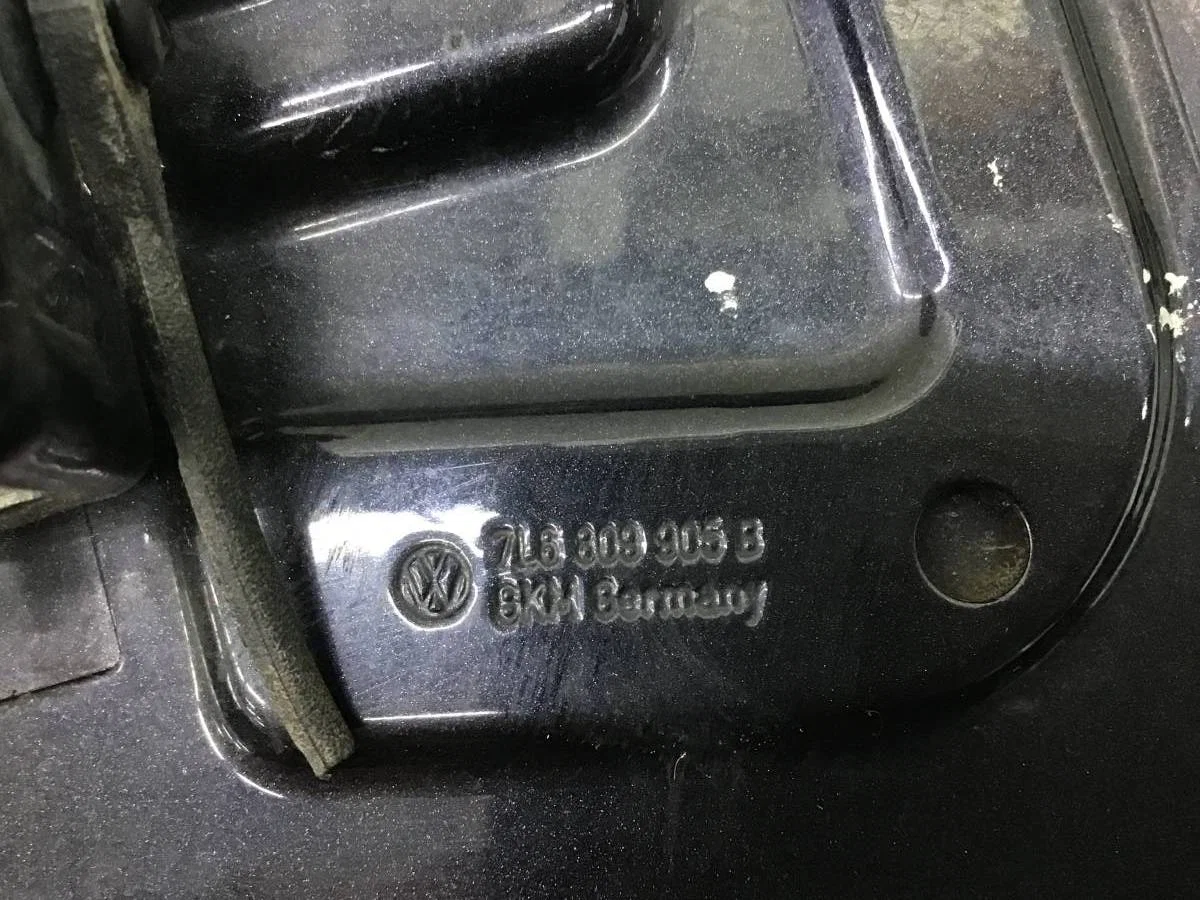 Лючок бензобака Volkswagen Touareg (7L) 2002-2010 [7L6809905B] - миниатюра 7